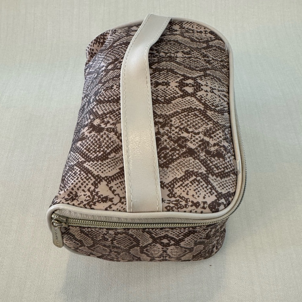 GUC Adrienne Vittadini Toiletry Set, Beige Snakeskin Print - Picture 15 of 16